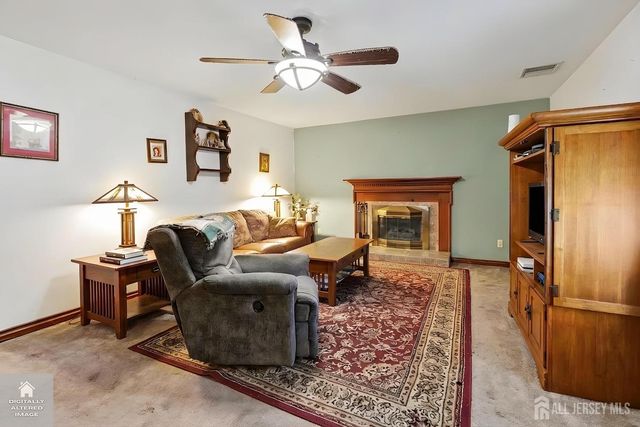 92 Silver Lake Avenue, Edison, NJ 08817