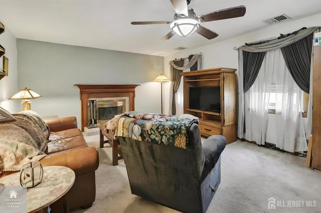 92 Silver Lake Avenue, Edison, NJ 08817