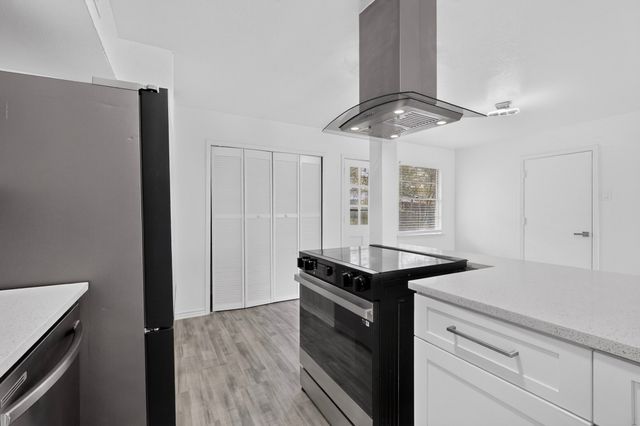 2942 Candlewick Lane, Farmers Branch, TX 75234