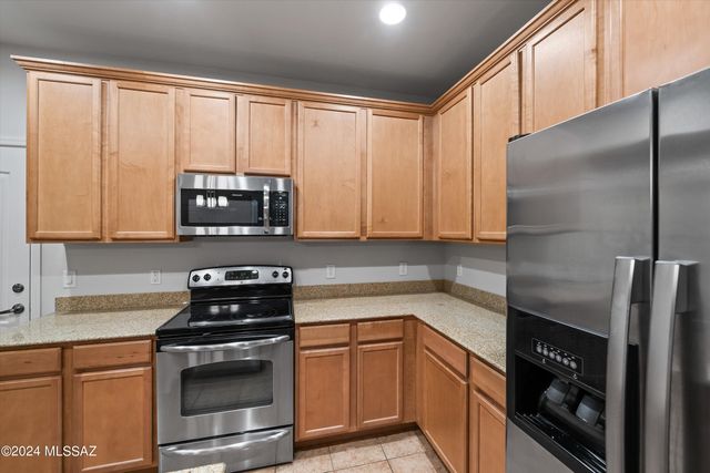 2442 E Emerald Moon Drive, Tucson, AZ 85718