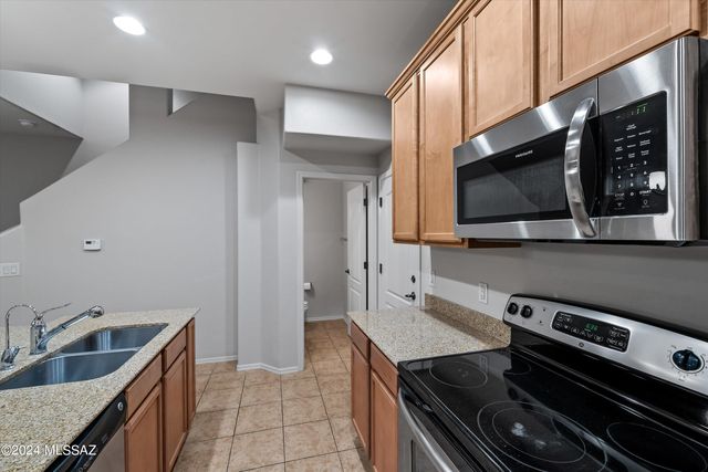 2442 E Emerald Moon Drive, Tucson, AZ 85718