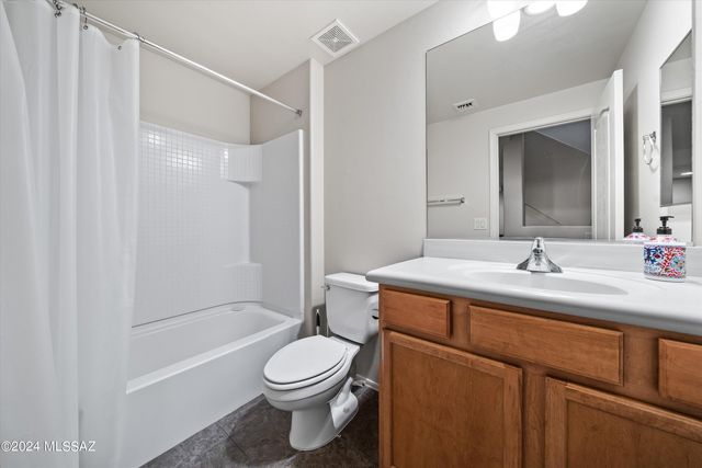 2442 E Emerald Moon Drive, Tucson, AZ 85718