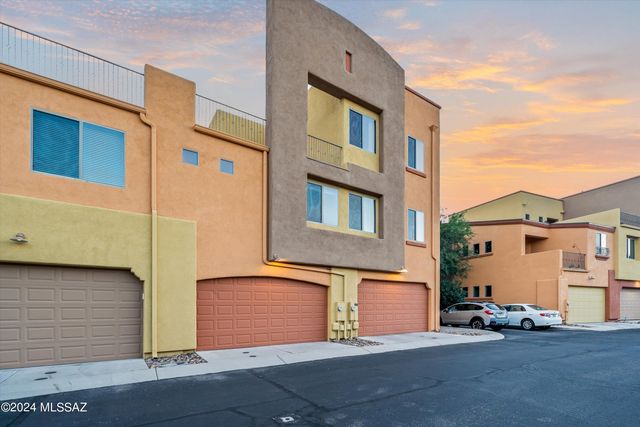 2442 E Emerald Moon Drive, Tucson, AZ 85718