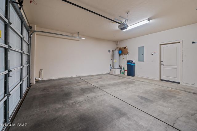 2442 E Emerald Moon Drive, Tucson, AZ 85718