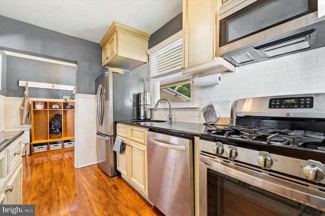 406 W GLENSIDE AVE, Glenside, PA 19038