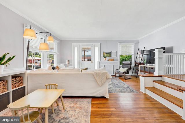 406 W GLENSIDE AVE, Glenside, PA 19038