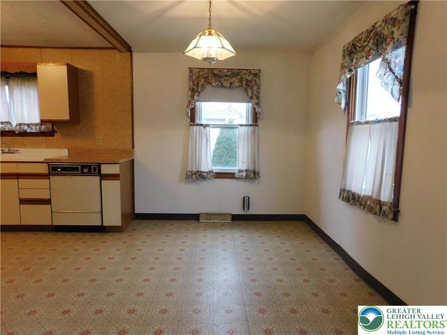 1037 Maple Street, Bethlehem City, PA 18018