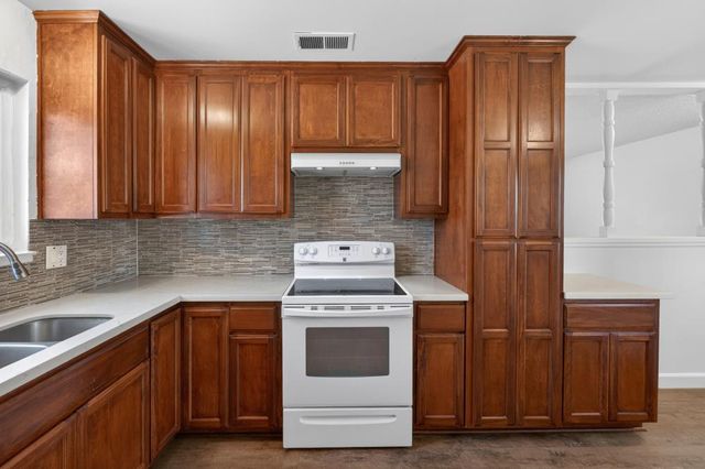 6933 Arvada Ct, Sacramento, CA 95828
