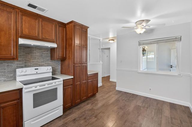 6933 Arvada Ct, Sacramento, CA 95828