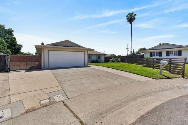 6933 Arvada Ct, Sacramento, CA 95828