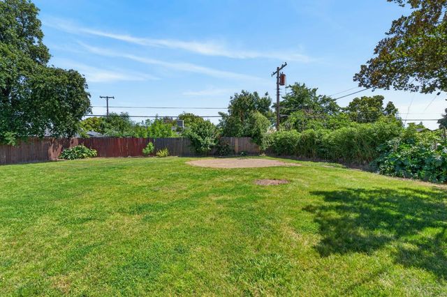 6933 Arvada Ct, Sacramento, CA 95828