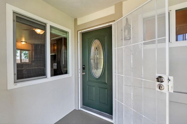 6933 Arvada Ct, Sacramento, CA 95828