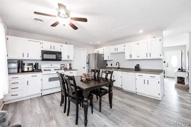 511 Zenk Road, Troy, IL 62294