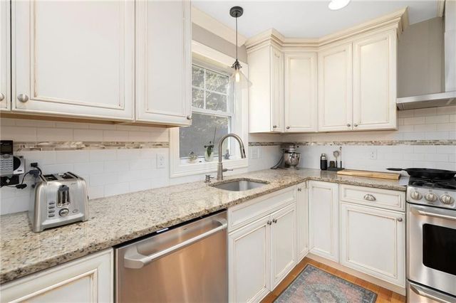 15 Victoria Lane, Scituate, RI 02831