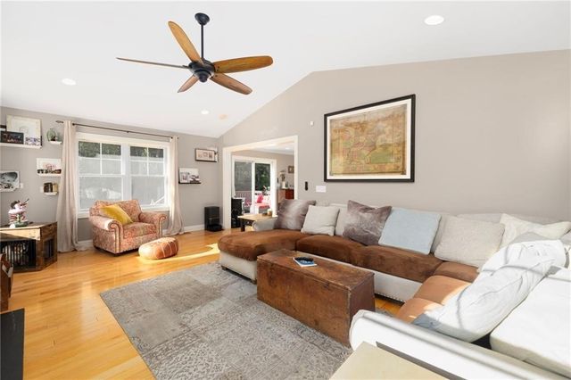 15 Victoria Lane, Scituate, RI 02831