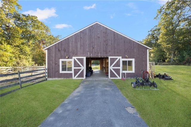 15 Victoria Lane, Scituate, RI 02831