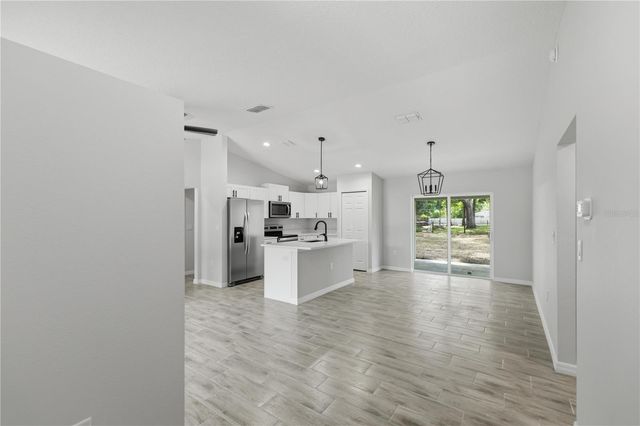 5894 NW 63RD PLACE, Ocala, FL 34482