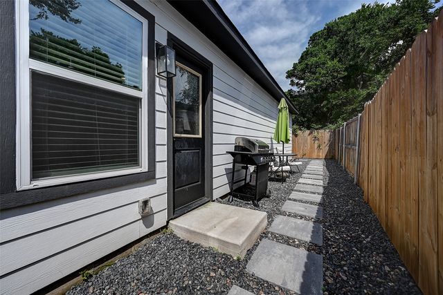 2823 Farragut Street, Dallas, TX 75215