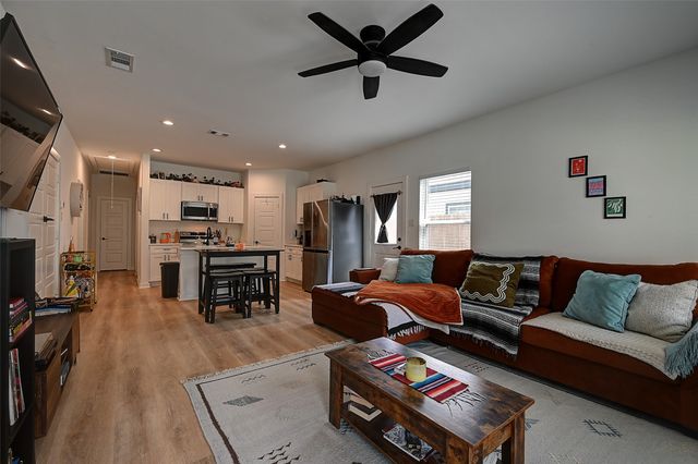 2823 Farragut Street, Dallas, TX 75215
