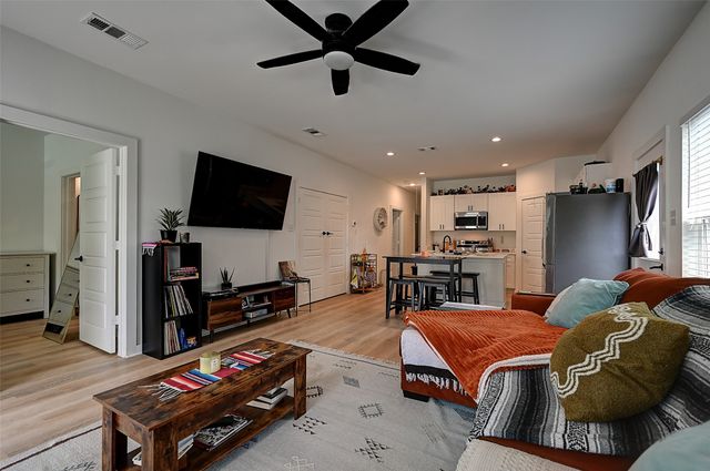 2823 Farragut Street, Dallas, TX 75215