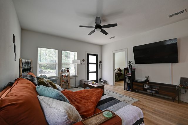 2823 Farragut Street, Dallas, TX 75215