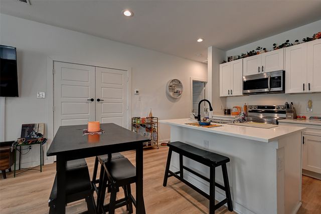 2823 Farragut Street, Dallas, TX 75215