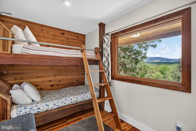 6261 S PAGE VALLEY RD, Luray, VA 22835