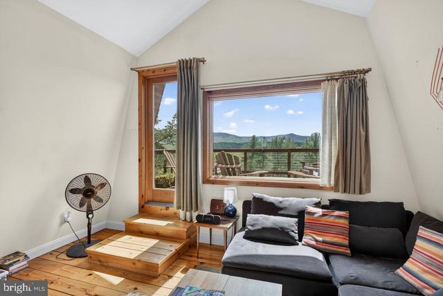 6261 S PAGE VALLEY RD, Luray, VA 22835