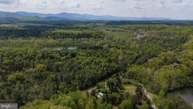 6261 S PAGE VALLEY RD, Luray, VA 22835
