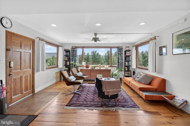 6261 S PAGE VALLEY RD, Luray, VA 22835