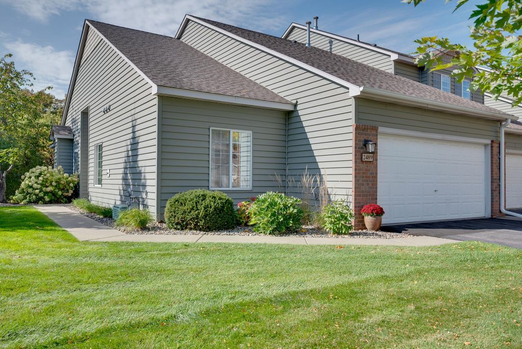 2489 Lockwood Drive 55, Mendota Heights, MN 55120 — exterior