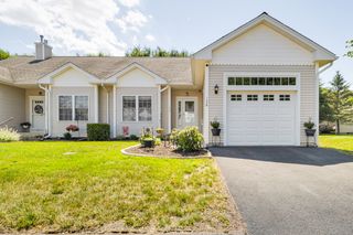 136 Pond View Circle 136, Beacon Falls, CT 06403