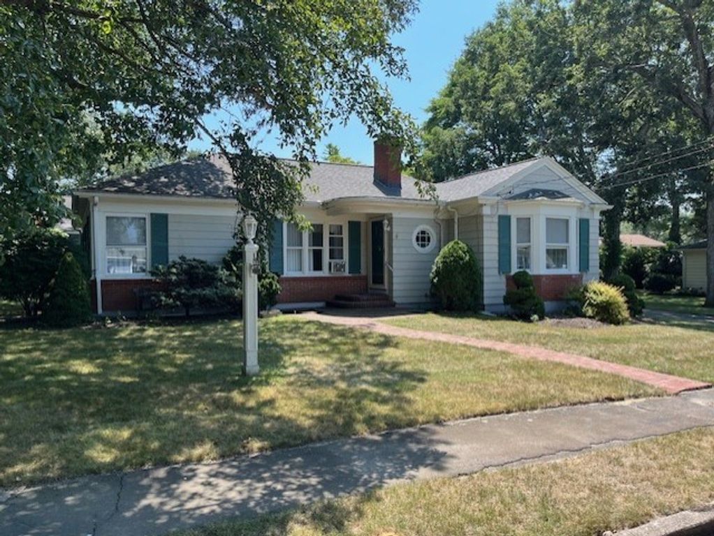 44 Sheldon Street, Dartmouth, MA 02747