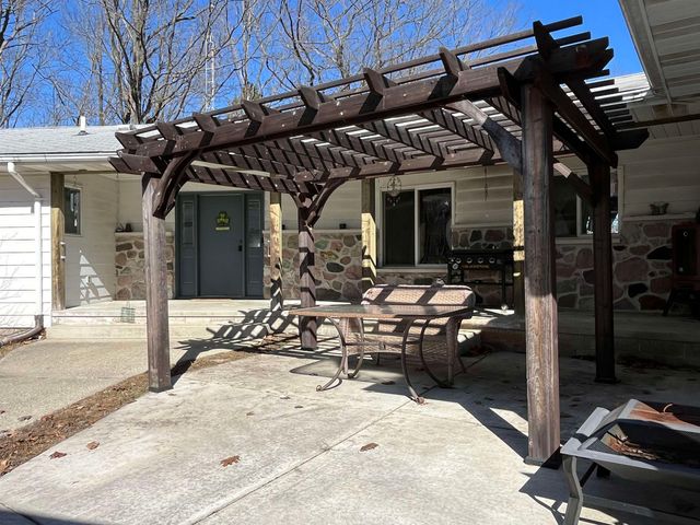 3265 Bischoff Road, Harrison, MI 48625