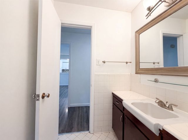 1805 Brookview Drive, Arlington, TX 76010