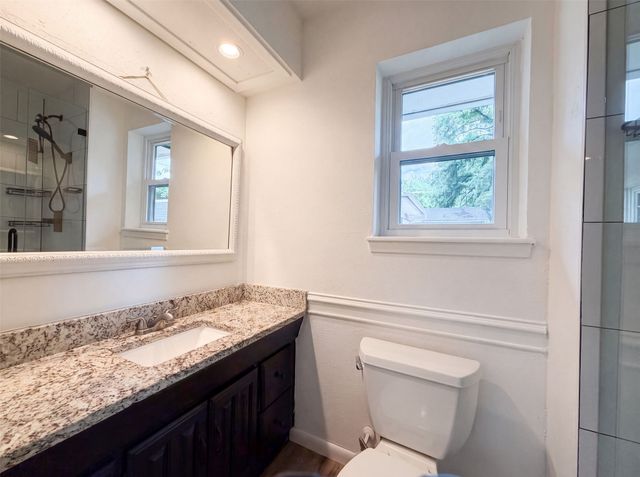 1805 Brookview Drive, Arlington, TX 76010