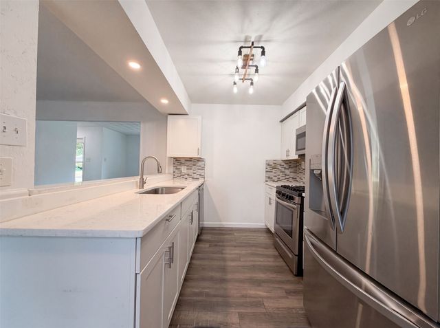 1805 Brookview Drive, Arlington, TX 76010