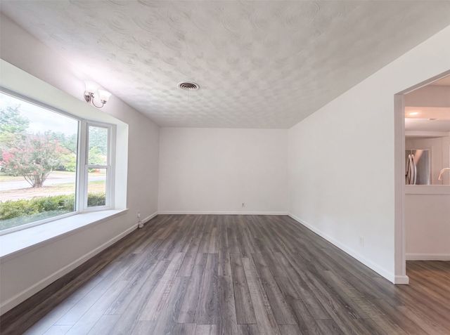 1805 Brookview Drive, Arlington, TX 76010
