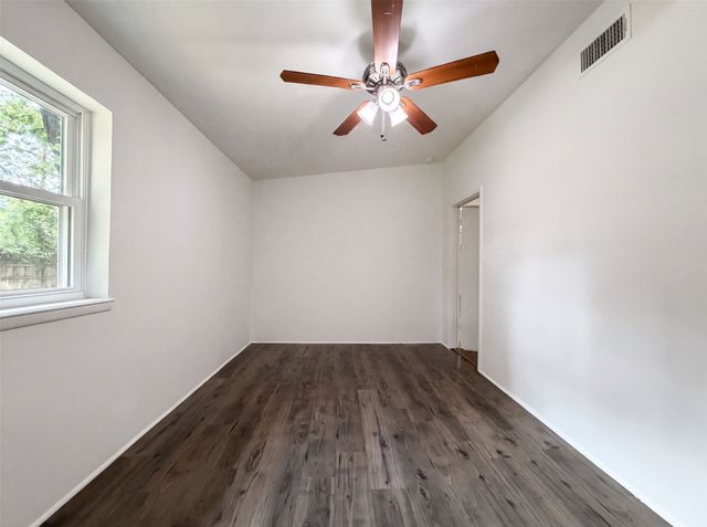 1805 Brookview Drive, Arlington, TX 76010