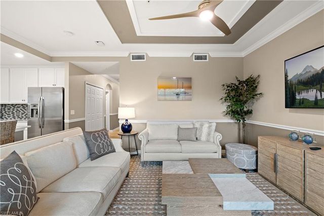 9596 Trevi CT 5422, Naples, FL 34113