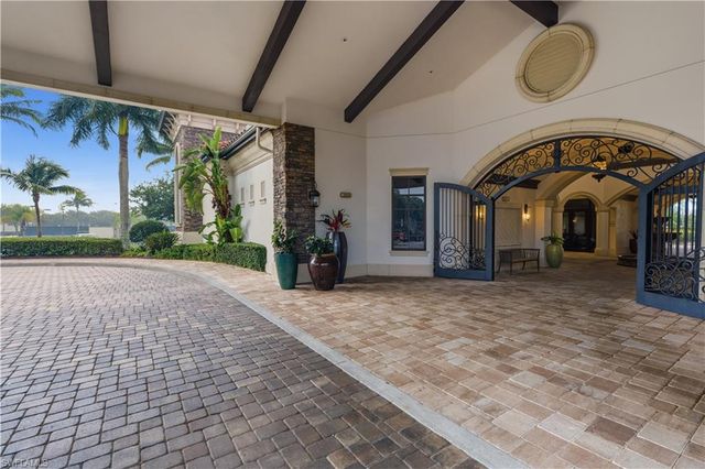 9596 Trevi CT 5422, Naples, FL 34113
