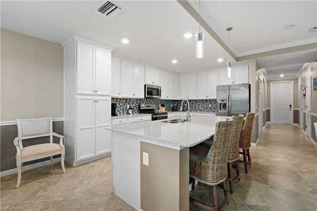 9596 Trevi CT 5422, Naples, FL 34113