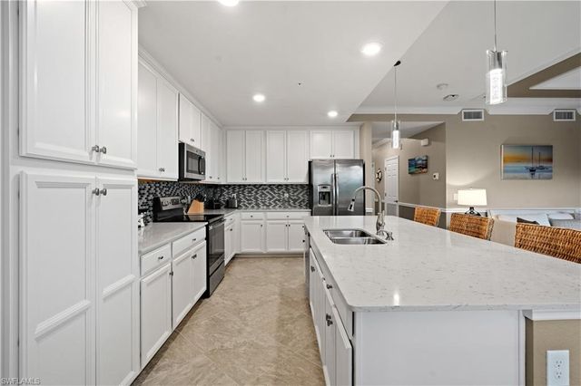 9596 Trevi CT 5422, Naples, FL 34113