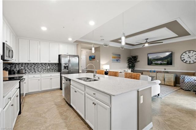9596 Trevi CT 5422, Naples, FL 34113