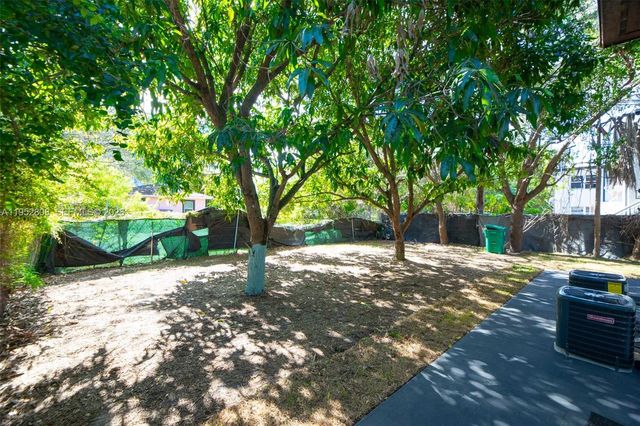 742 NW 70th St, Miami, FL 33150