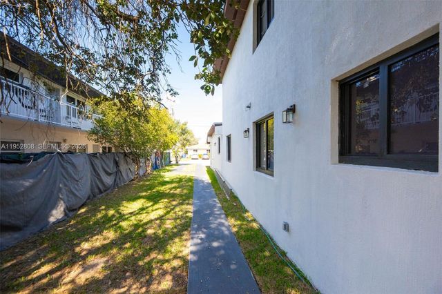 742 NW 70th St, Miami, FL 33150