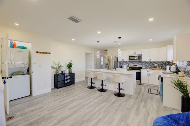 742 NW 70th St, Miami, FL 33150