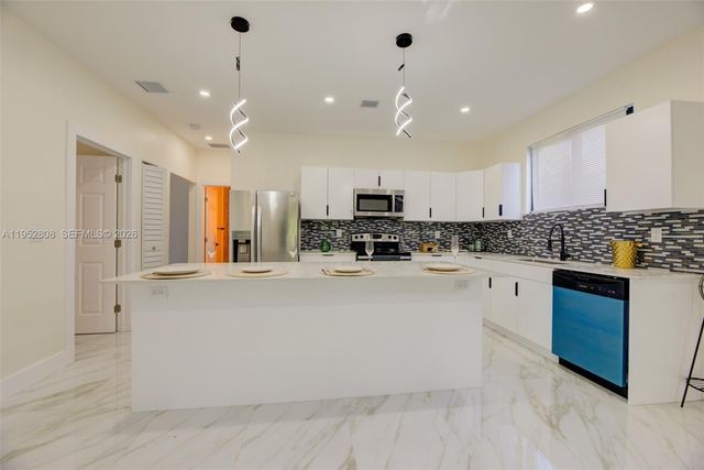 742 NW 70th St, Miami, FL 33150