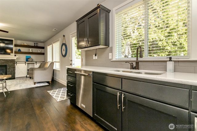 8872 Selbo Peak Place NW, Bremerton, WA 98311