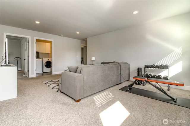 8872 Selbo Peak Place NW, Bremerton, WA 98311